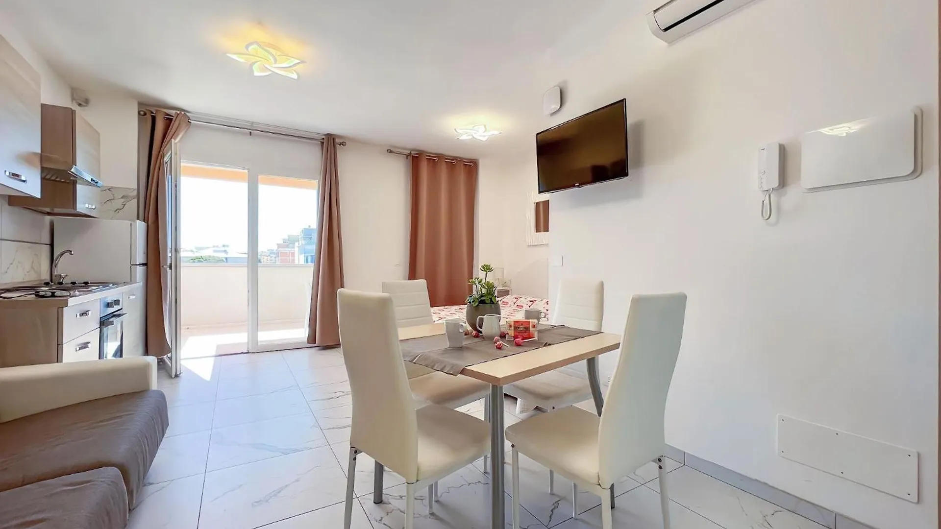 New Vibrant Apartment In Bibione Italy