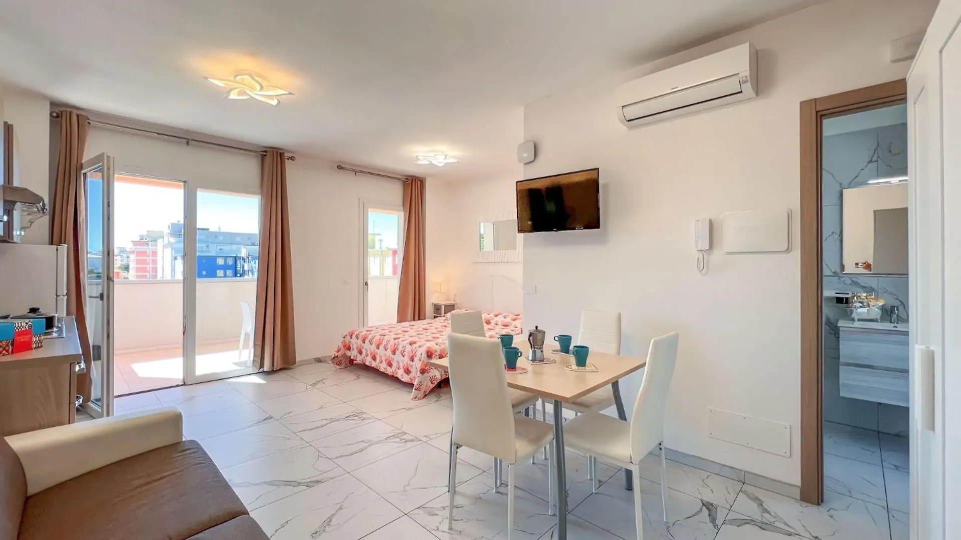 New Vibrant Apartment In Bibione