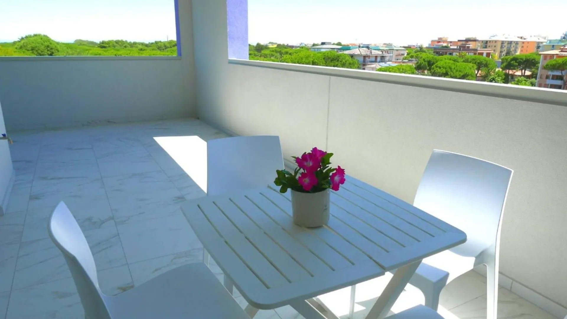 New Vibrant Apartment In Bibione Italy